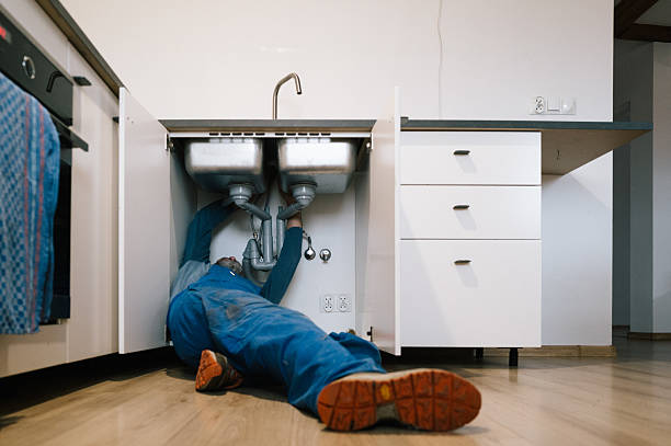 Professional Leak Detection technician working in Center, TX